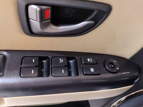 Used 2011 Kia Soul ! w/ Premium Pkg image 17