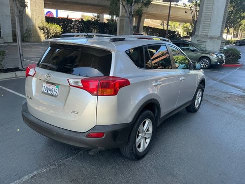 Used 2013 Toyota RAV4 XLE FWD image 6