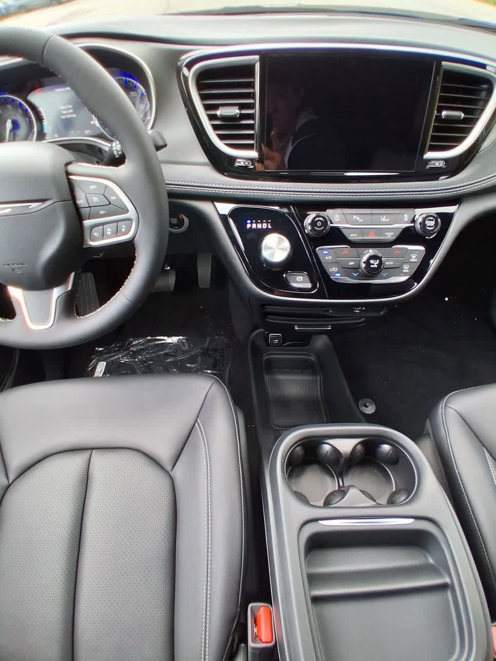 New 2027 Chrysler Pacifica Select AWD/4WD image 18