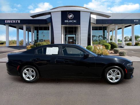Used 2023 Dodge Charger SXT RWD image 2