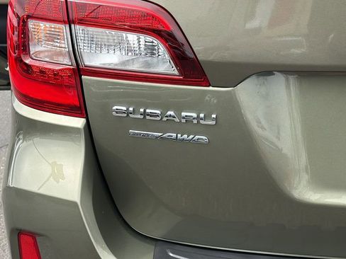 Used 2017 Subaru Outback 2.5i Limited image 12