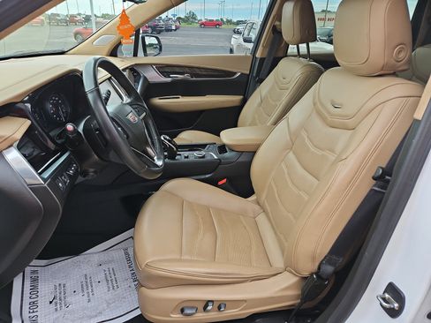 Used 2023 Cadillac XT6 Premium Luxury w/ Platinum Package AWD/4WD image 7