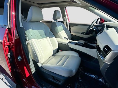 Used 2023 Nissan Rogue SL w/ SL Premium Package image 29