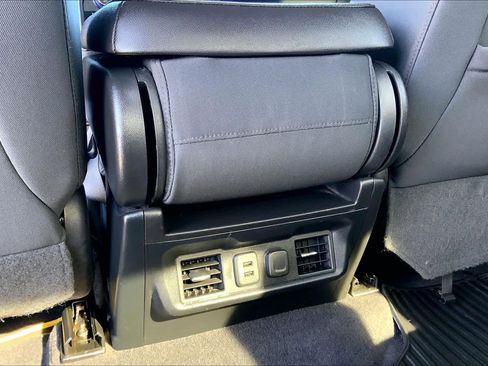 Used 2019 Chevrolet Silverado 1500 LT w/ Texas Edition image 34