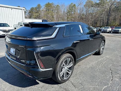 Used 2025 Cadillac Lyriq Luxury image 32