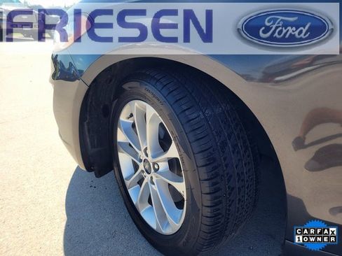 Used 2019 Ford Fusion SE image 9