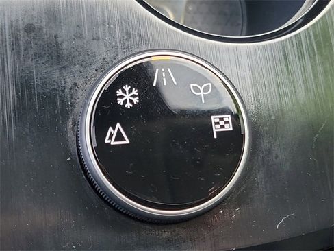 Used 2022 Nissan Rogue SV image 18