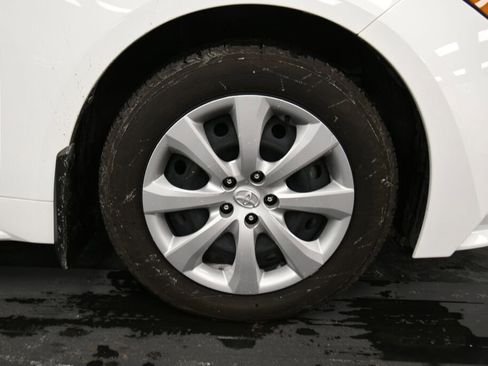 Certified 2024 Toyota Corolla LE image 28