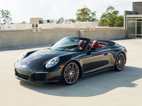 Used 2018 Porsche 911 Carrera 4S image 23