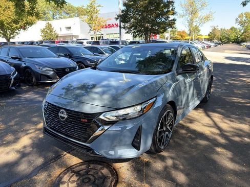 New 2025 Nissan Sentra SR image 3