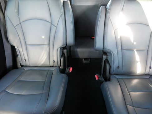 Used 2024 Buick Enclave Premium image 13