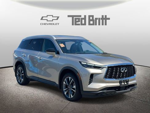 Used 2023 INFINITI QX60 Luxe w/ Cargo Package AWD/4WD image 3
