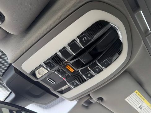 Used 2011 Porsche Cayenne image 26