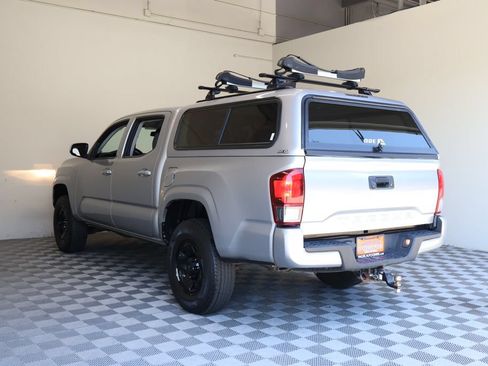 Used 2021 Toyota Tacoma SR AWD/4WD image 13