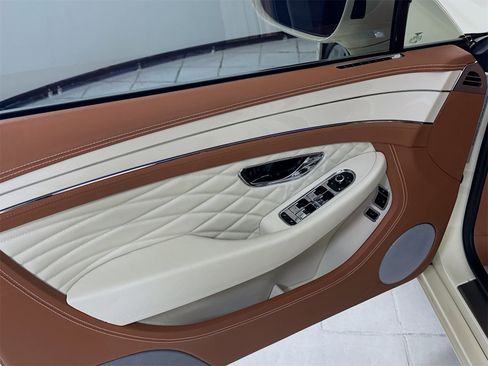 Certified 2024 Bentley Continental GT image 17