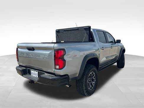 Used 2026 Chevrolet Colorado ZR2 w/ Technology Package AWD/4WD image 11