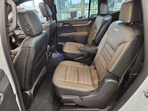 New 2026 GMC Acadia Denali Ultimate AWD/4WD image 18