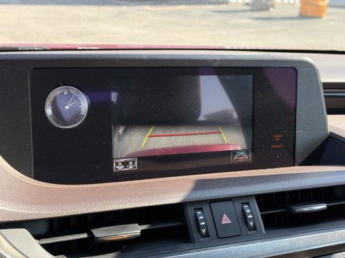 Used 2021 Lexus ES 250 w/ Premium Package image 23