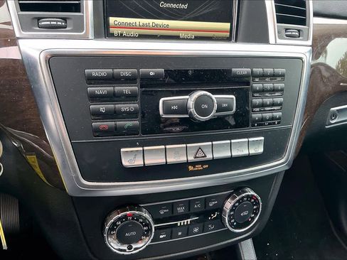 Used 2014 Mercedes-Benz GL 450 4MATIC image 33