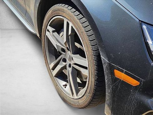 Used 2017 Audi A4 2.0T Premium Plus w/ Premium Plus Package image 4