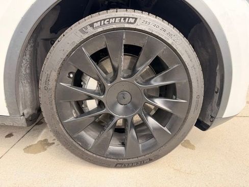 Used 2023 Tesla Model Y Long Range image 20