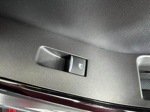 Used 2023 Ford Explorer ST-Line AWD/4WD image 35