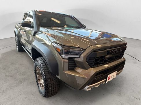 Used 2025 Toyota Tacoma 4x4 Double Cab Hybrid image 7