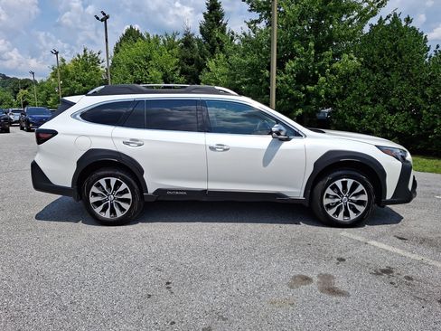 Certified 2025 Subaru Outback Touring XT AWD/4WD image 7