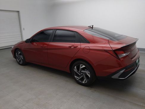 Used 2025 Hyundai Elantra Sport image 3