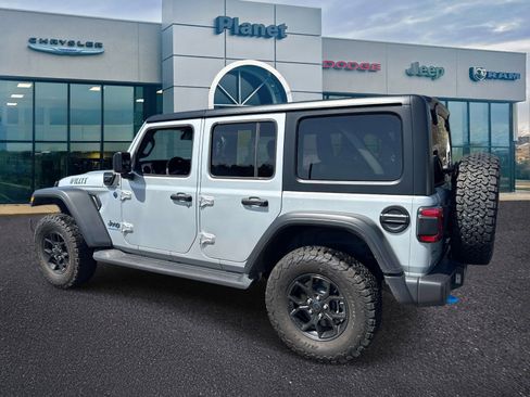 Used 2024 Jeep Wrangler Unlimited image 3