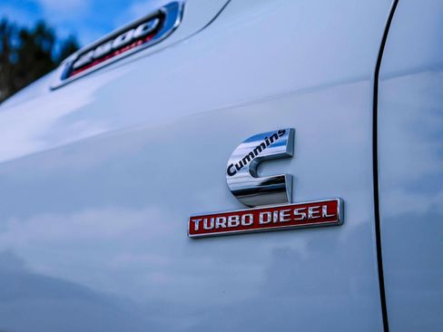 Used 2024 RAM 2500 Laramie AWD/4WD image 4