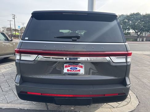 Used 2024 Lincoln Navigator Black Label image 4