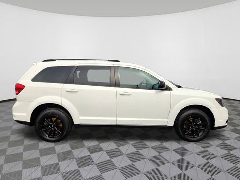 Used 2019 Dodge Journey SE w/ Blacktop Package image 6