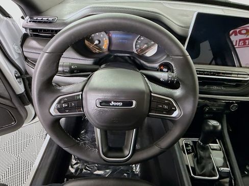 Used 2025 Jeep Compass Latitude w/ Altitude Special Edition AWD/4WD image 19