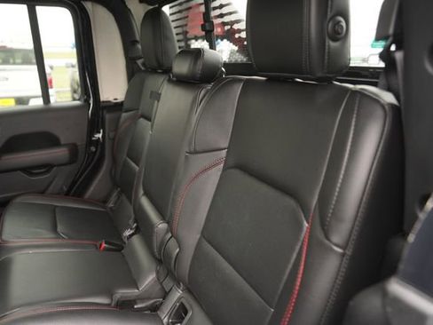 Used 2022 Jeep Gladiator Rubicon w/ Trailer Tow Package AWD/4WD image 13