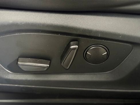Used 2022 Ford Explorer Platinum w/ Equipment Group 601A AWD/4WD image 22