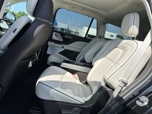 Used 2024 Lincoln Aviator Black Label AWD/4WD image 29