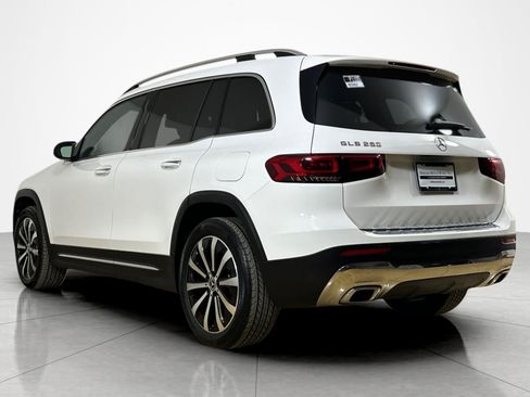 Used 2022 Mercedes-Benz GLB 250 image 3