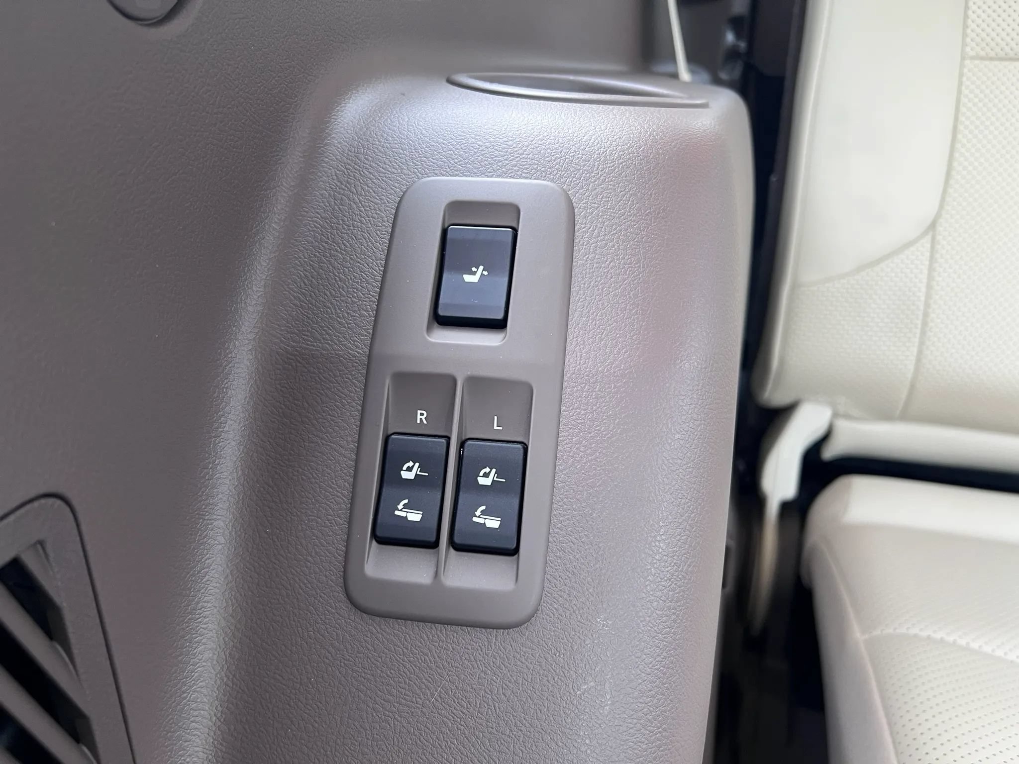 Used 2014 Lexus GX 460 Luxury AWD/4WD image 46