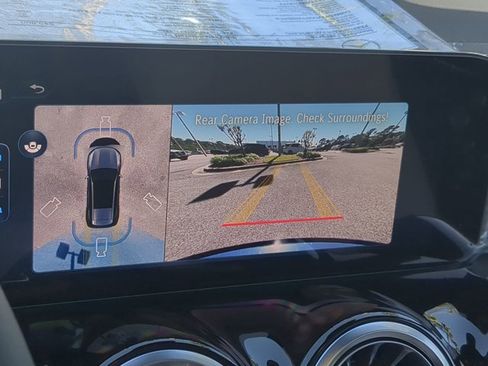 Used 2025 Mercedes-Benz GLB 250 image 18