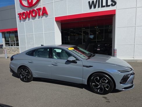 Used 2025 Hyundai Sonata SEL FWD image 1