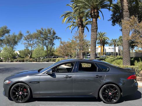 Used 2017 Jaguar XF S image 22