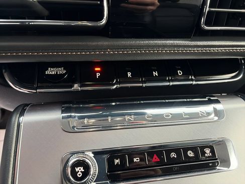 Used 2025 Lincoln Aviator AWD image 24