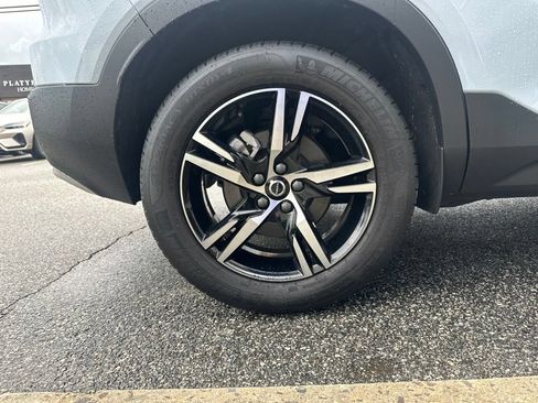 Used 2025 Volvo XC40 B5 Core AWD/4WD image 19