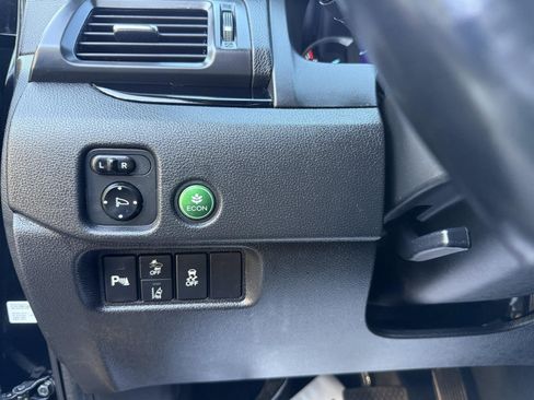 Used 2019 Honda Pilot Touring image 19