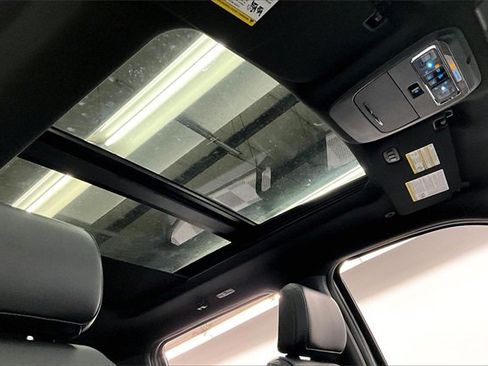 Used 2024 Ford F150 Lariat image 16