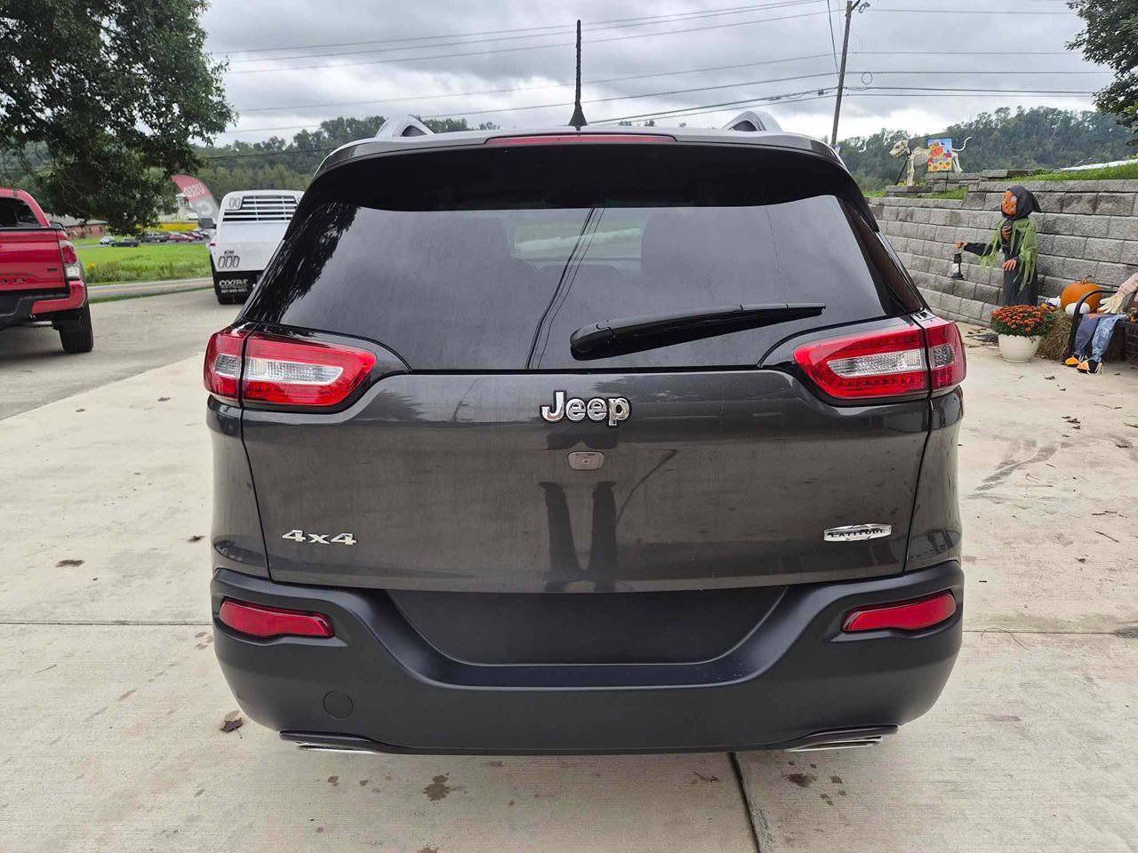 Used 2016 Jeep Cherokee Latitude w/ Comfort/Convenience Group AWD/4WD image 5