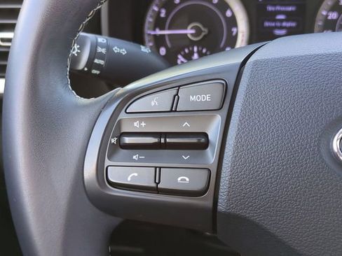 Certified 2022 Hyundai Venue Limited FWD image 23