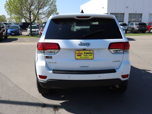 Used 2022 Jeep Grand Cherokee Laredo E AWD/4WD image 6