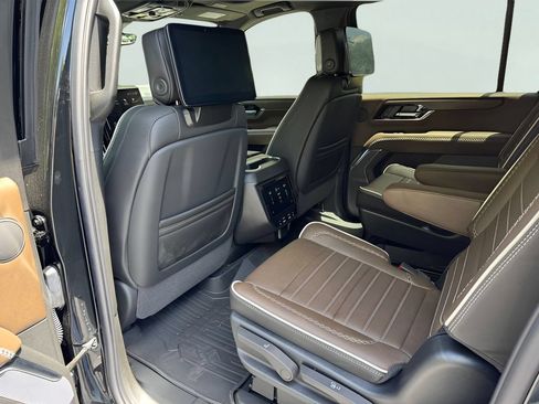 New 2026 GMC Yukon XL Denali Ultimate w/ LPO, Floor Liner Package AWD/4WD image 19